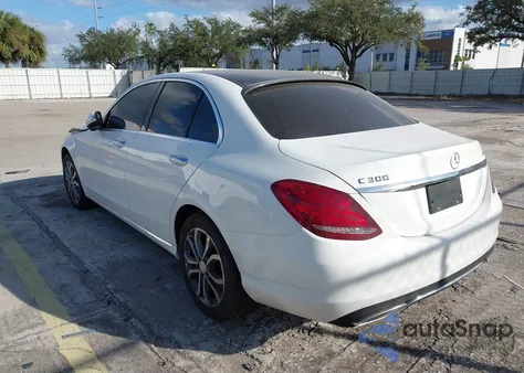 2015 Mercedes-Benz C 300 4Matic/Luxury 4Matic/Sport 4Matic из США, поврежденный, VIN 55SWF4KB8FU013246
